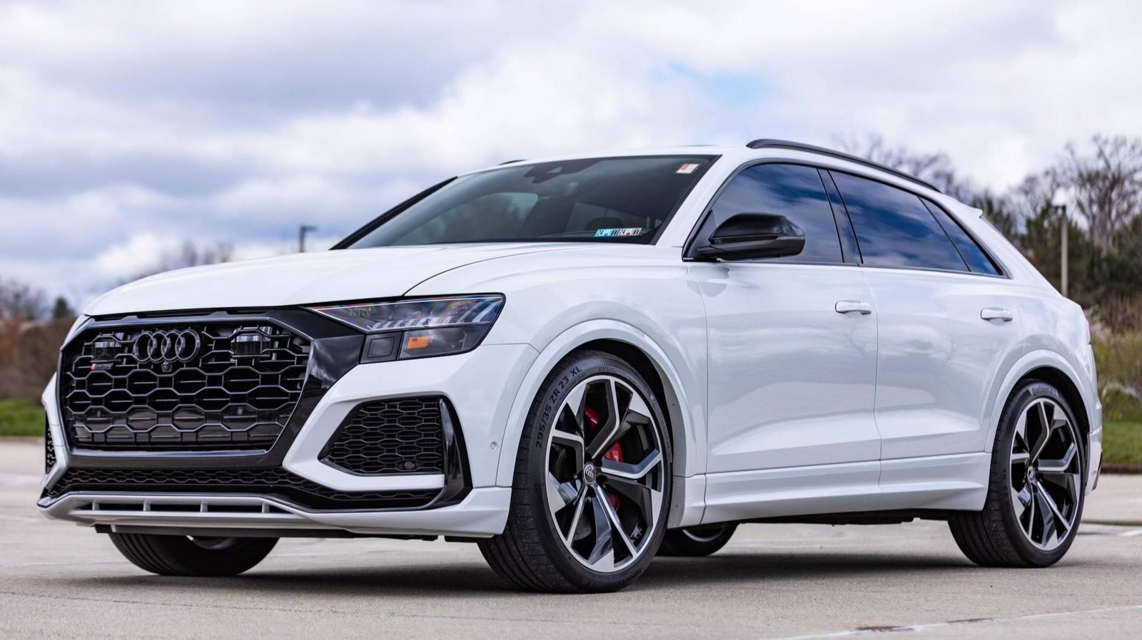 AUDI RSQ8